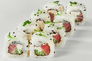 Тунец с огурцом