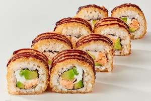 Горячий ролл с Лососем и Авокадо