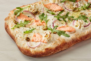 Римская с лососем и руколой